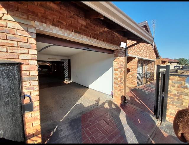 3 BEDROOM FREESTANDING SOLD IN KHUMA